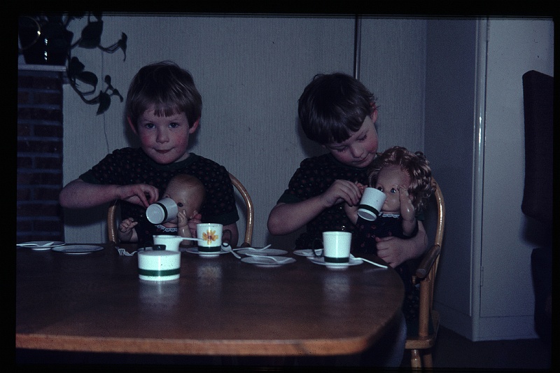 01.Delft mrt 1966 Brigitte,Marion.JPG